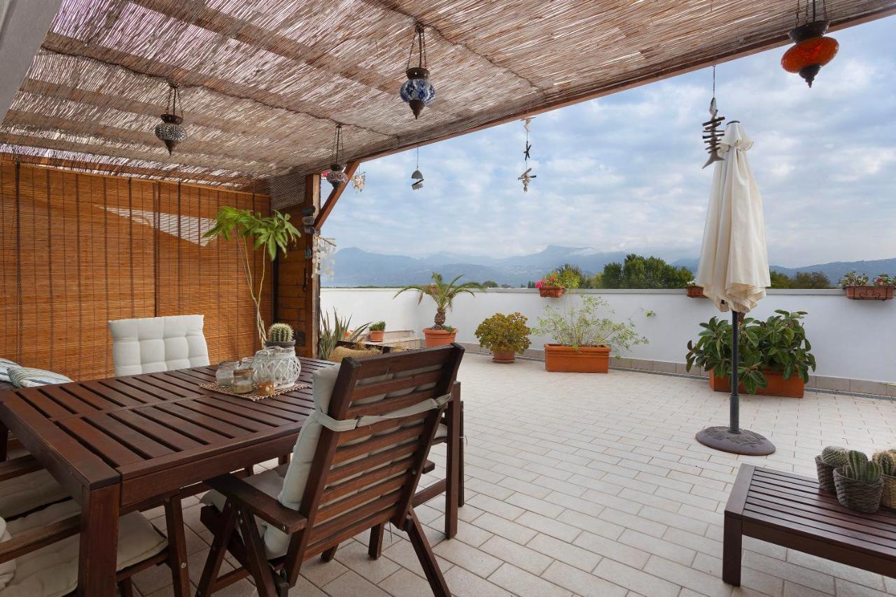 Апартаменты Attico Con Terrazza A Виареджо Экстерьер фото